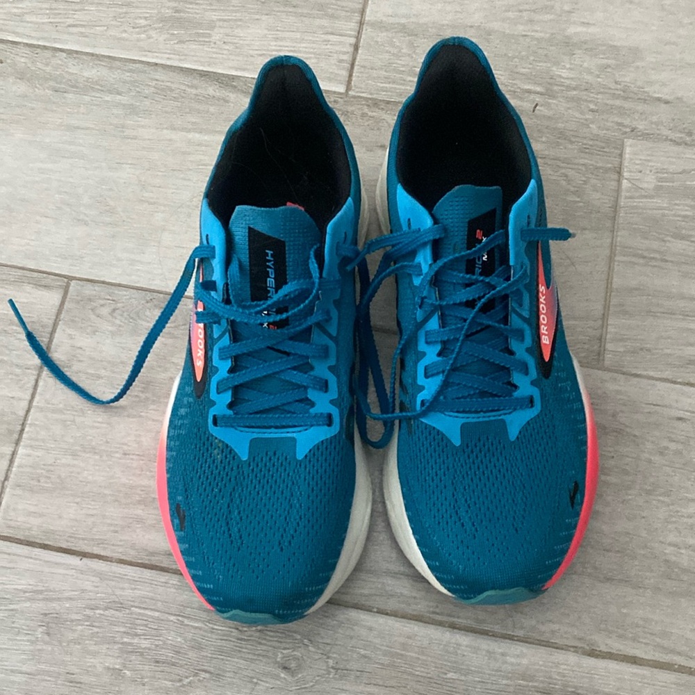 Brooks Hyperion max 2- women’s size 8.5